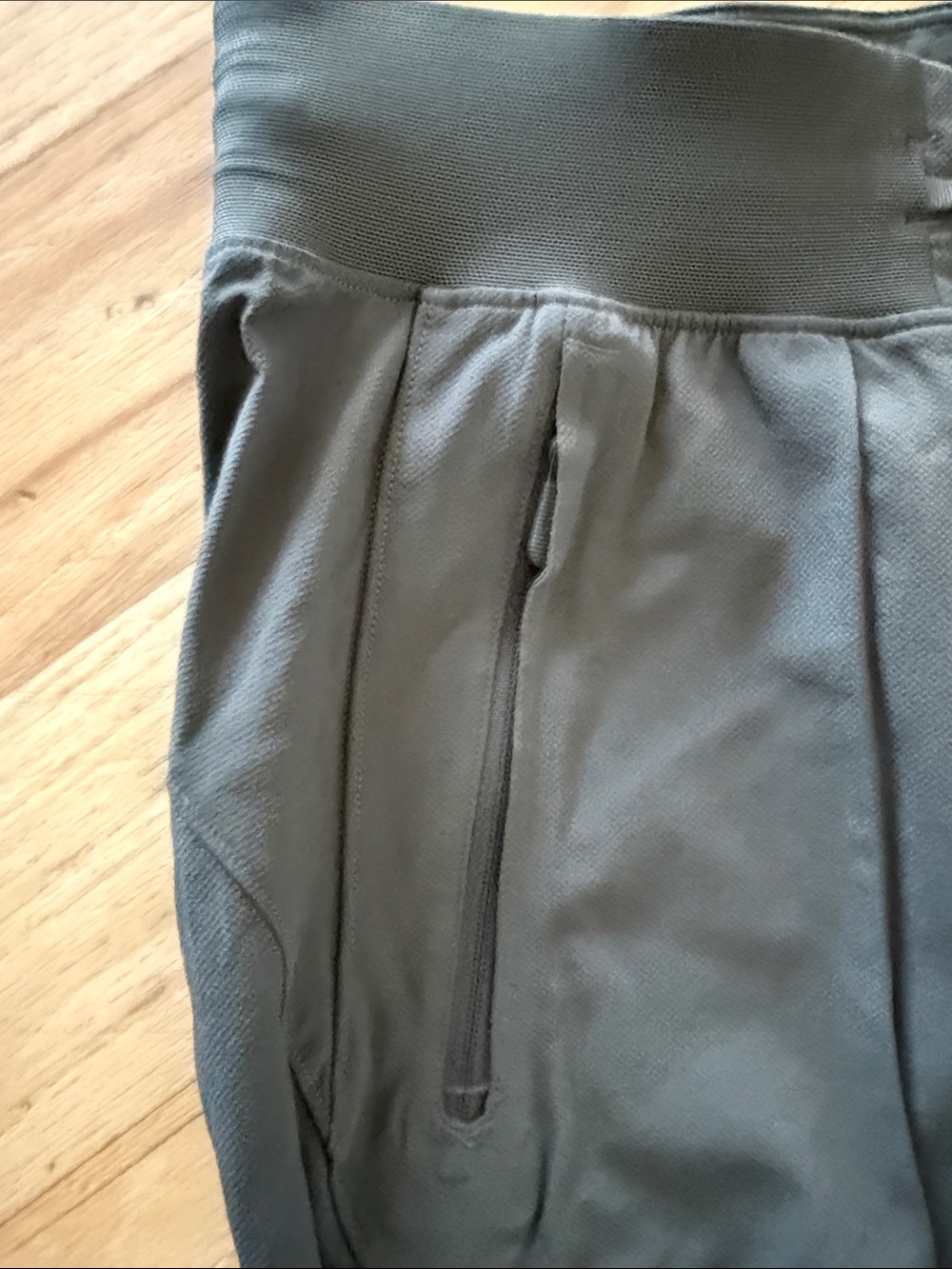 Lululemon military green Jogger Pants - Casual Drawstring Tapered Fit - Picture 3 of 5